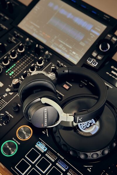 open zoom image for Beyerdynamic DJ 300 PRO X CLUB DJ Headphones, Black and SIlver, In Use