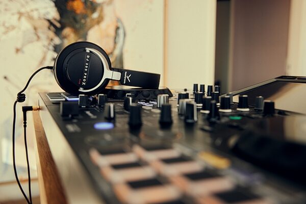 open zoom image for Beyerdynamic DJ 300 PRO X CLUB DJ Headphones, Black and SIlver, In Use