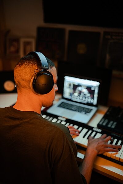 open zoom image for Beyerdynamic DT 700 PRO X Closed-Back Studio Headphones, New, In Use