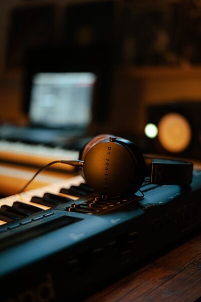 open zoom image for Beyerdynamic DT 700 PRO X Closed-Back Studio Headphones, New, In Use