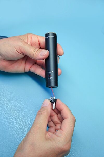 open zoom image for Beyerdynamic M 201 Small-Diaphragm Dynamic Microphone, V2, In Use