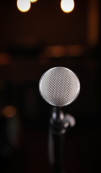 open zoom image for Beyerdynamic M 88 Hypercardioid Dynamic Vocal Microphone, V2, Open Box (Like New), In Use