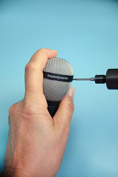 open zoom image for Beyerdynamic M 88 Hypercardioid Dynamic Vocal Microphone, V2, Open Box (Like New), In Use