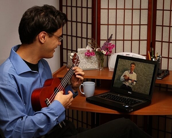 open zoom image for eMedia Play Ukulele Pack, Glamour View