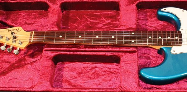 open zoom image for Gator GPEBASS Deluxe ATA Molded Electric Bass Case, Interior