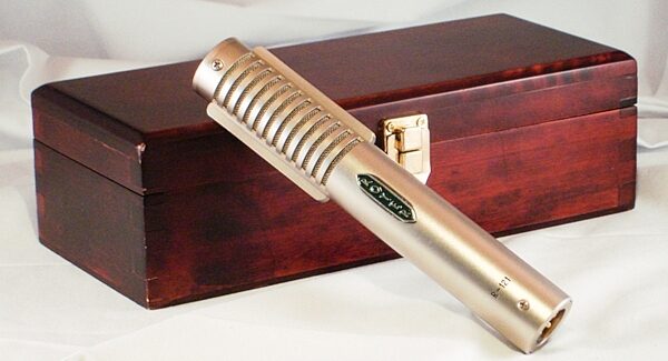 open zoom image for Royer Labs R-121 Dynamic Passive Ribbon Microphone, Single Microphone, Action Position Back