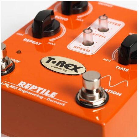 open zoom image for T-Rex Reptile Modulation Delay Pedal, Closeup