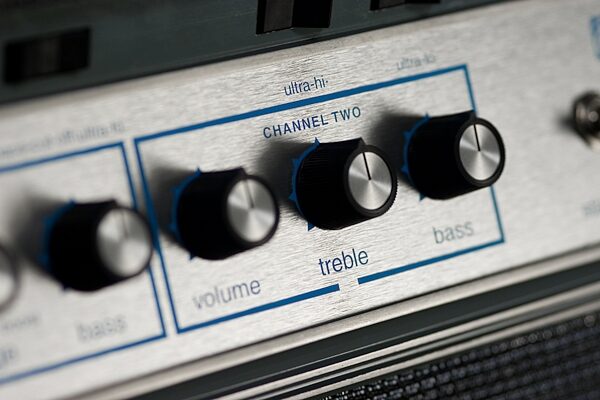 open zoom image for Ampeg SVT-VR Bass Amplifier Head (300 Watts), Faceplate 2