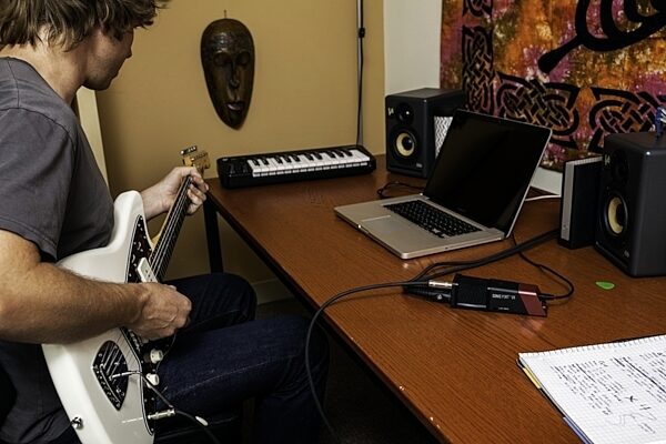 open zoom image for Line 6 Sonic Port VX Audio Interface with Stereo Microphone, Glam View 14