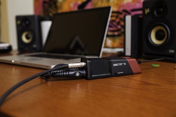open zoom image for Line 6 Sonic Port VX Audio Interface with Stereo Microphone, Glam View 17