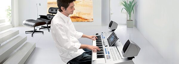 open zoom image for Yamaha Tyros4 61-Key Arranger Workstation Keyboard, Glamour View 2