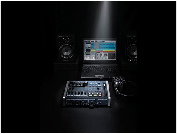 open zoom image for Cakewalk V-Studio 100 Control Surface, Glamour View 1