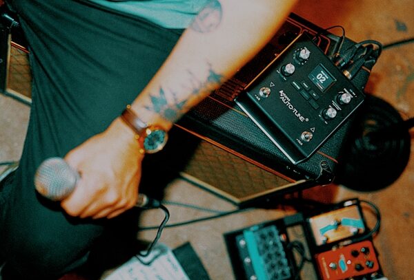 open zoom image for HeadRush VX5 Auto-Tune Vocal Effects Pedal, Open Box (Like New), Action Position Back