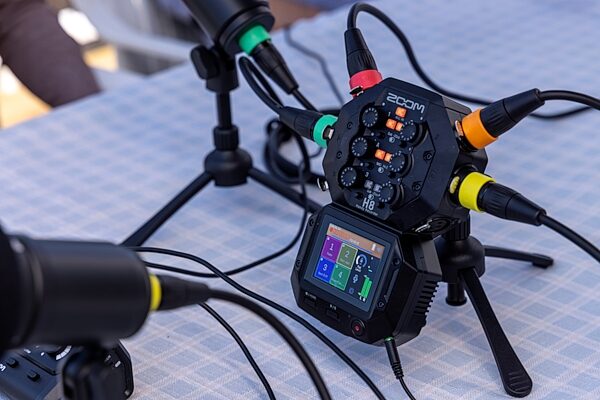 open zoom image for Zoom XLR-4c/CP Microphone Cables with Color Rings, 4-Pack, Action Position Back
