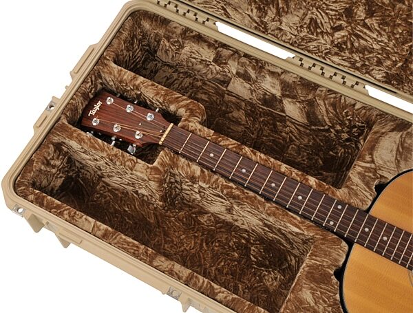 open zoom image for SKB 3i Series Waterproof Rolling Acoustic Guitar Case, Tan, 3I-4217-18T, Tan Headstock Detail