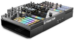 open zoom image for Native Instruments Traktor Kontrol Stand, In Use with Z2 Mixer