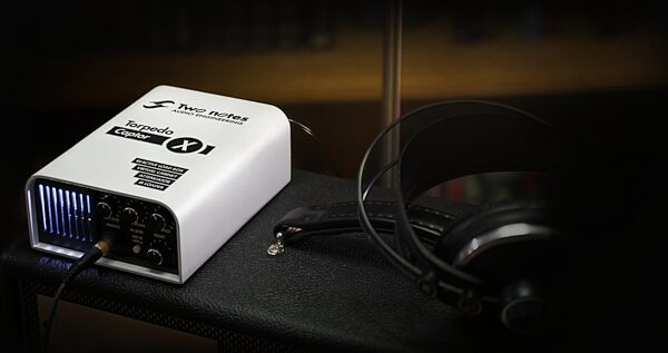 open zoom image for Two Notes Torpedo Captor X Premium Reactive Load Box, DI, and Attenuator, 8 Ohms, In Use