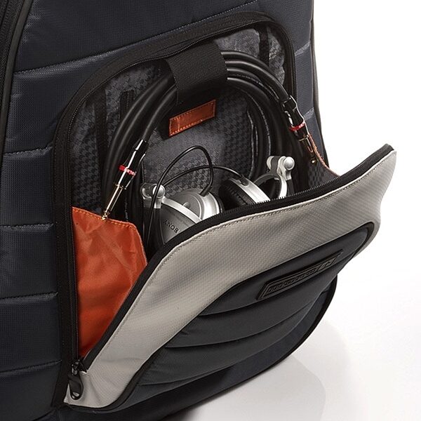 open zoom image for Mono Classic Acoustic Parlor Guitar Case, Black, View 4