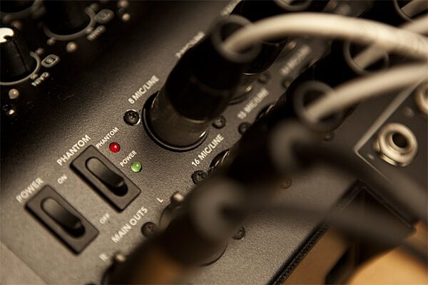open zoom image for Mackie DL1608 Digital iPad Controlled Mixer (with 30-Pin Dock Connector), Inputs