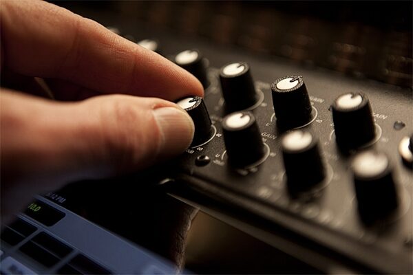 open zoom image for Mackie DL1608 Digital iPad Controlled Mixer (with 30-Pin Dock Connector), Controls
