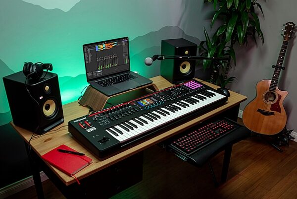 open zoom image for Roland FANTOM-06 Synthesizer Workstation Keyboard, New, In Use
