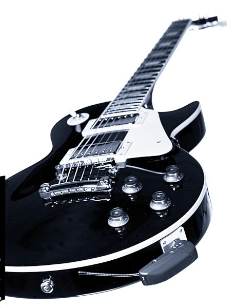 open zoom image for AKG WMS40 Pro Universal Set Single Wireless Guitarbug System, In Action 2