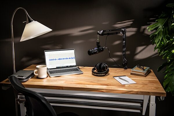 open zoom image for Audio-Technica AT2040USB Dynamic USB Microphone, Open Box (Like New), Action Position Back