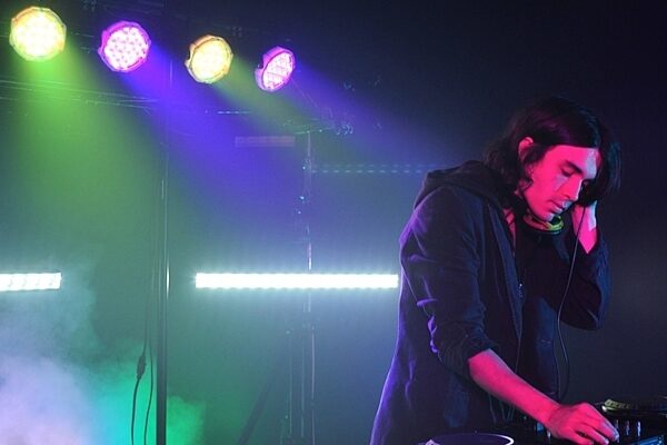 open zoom image for American DJ Jelly PAR Profile Lighting System, FX4
