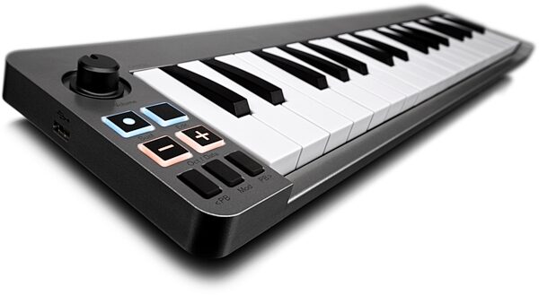 open zoom image for M-Audio Keystation Mini 32 USB/MIDI Keyboard Controller, 32-Key, Angle