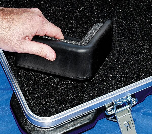 open zoom image for SKB 3026 Universal Mixer Safe (30 x 26.5 x 8"), Corner Detail