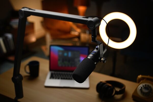 open zoom image for PreSonus Revelator Dynamic USB Microphone with DSP, New, Action Position Back