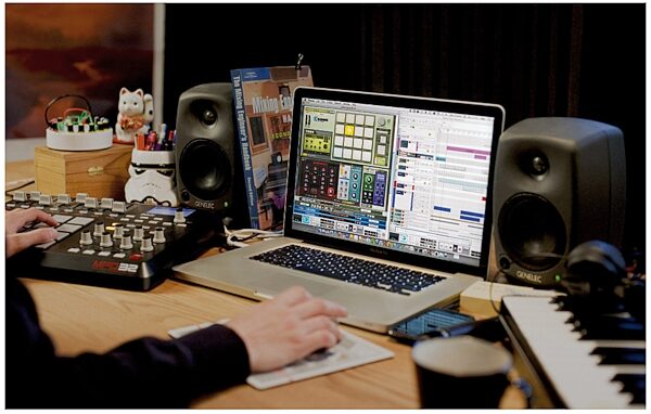 open zoom image for Propellerhead Record Reason Duo Bundle (Mac and Windows), Reason - In Use