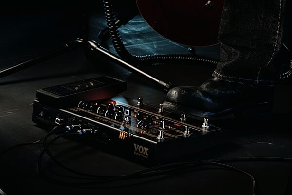 open zoom image for Vox ToneLab EX Valvetronix Multi-Effects Pedal, Glamour View