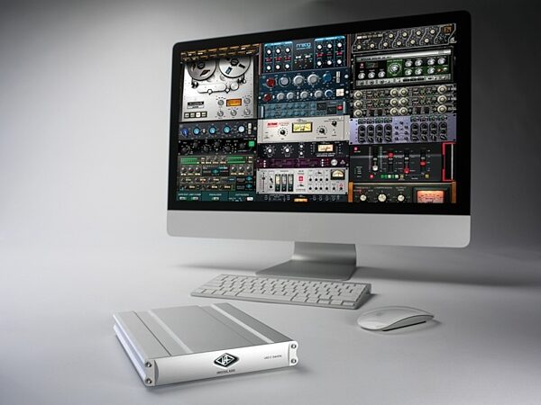 open zoom image for Universal Audio UAD-2 DUO Custom DSP Accelerator FireWire Satellite (with Custom Plug-in Bundle), Glamour View 1