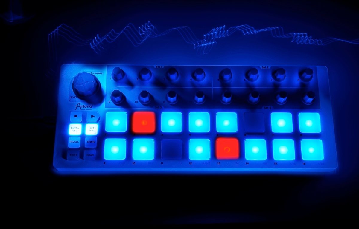  Arturia BeatStep USB/MIDI/CV Controller and Sequencer : Musical  Instruments