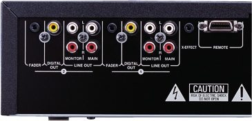 Denon DND9000 Advanced Dual CD Player with Sampling, Rear