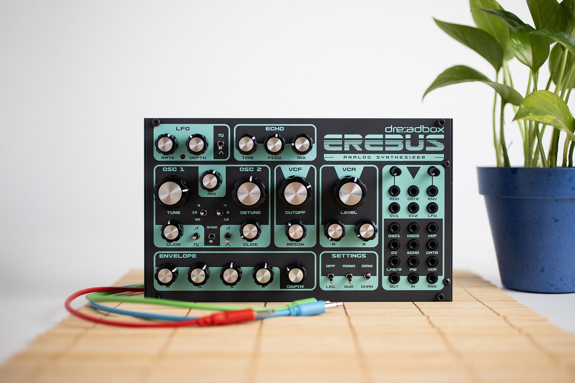 Dreadbox Erebus V2 Paraphonic Analog Synthesizer