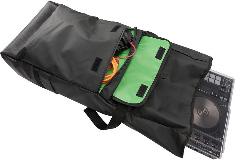 Magma Riot Control-Pack Lite Bag, Action Position Back