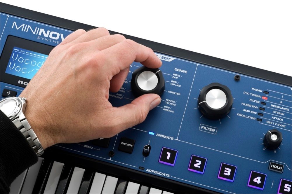 Novation MiniNova Compact Keyboard Synthesizer, 37-Key | zZounds