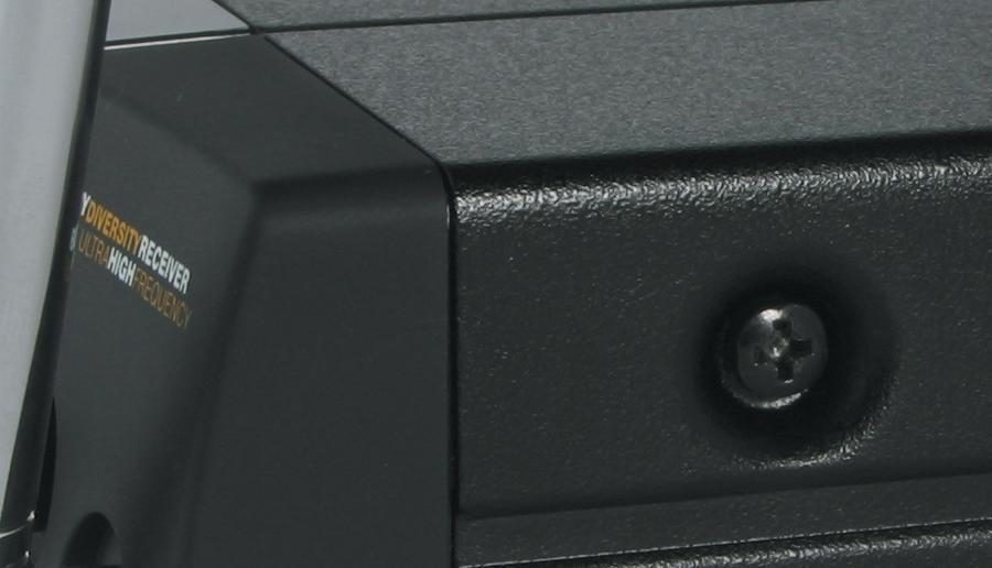 AKG WMS40DVGTR UHF Guitar/Bass Wireless Diversity System, SR 40 Case Detail