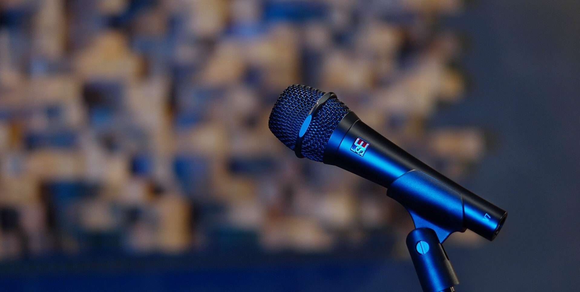 sE Electronics V7 Handheld Supercardioid Dynamic Vocal Microphone, Black on Black, includes both Black and Red internal windscreens, In Use