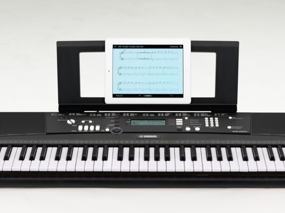 Yamaha EZ-220 Lighted Keyboard, 61-Key | zZounds