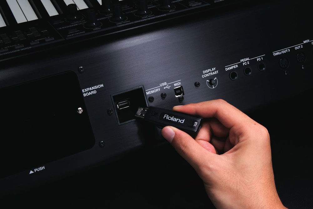 Roland RD700GXF 88-Key Stage Piano, USB Slot
