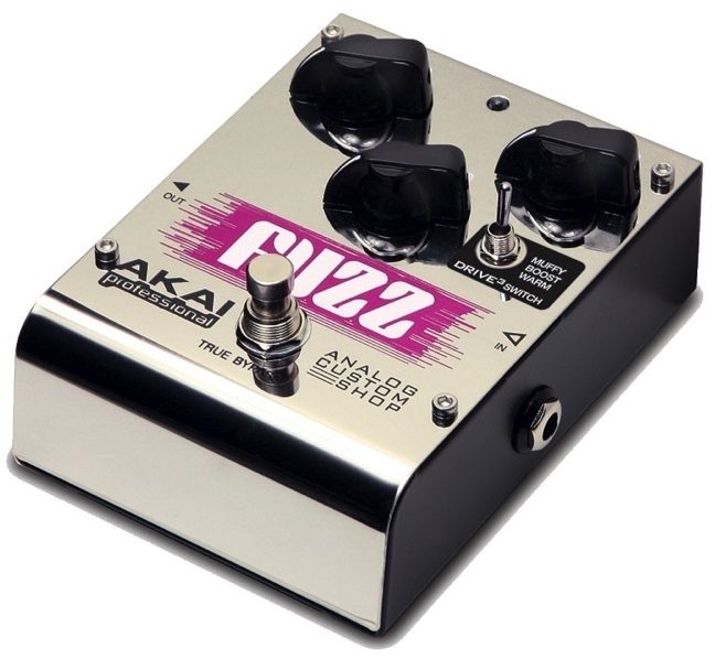 Akai Drive3 Fuzz Pedal, Angle