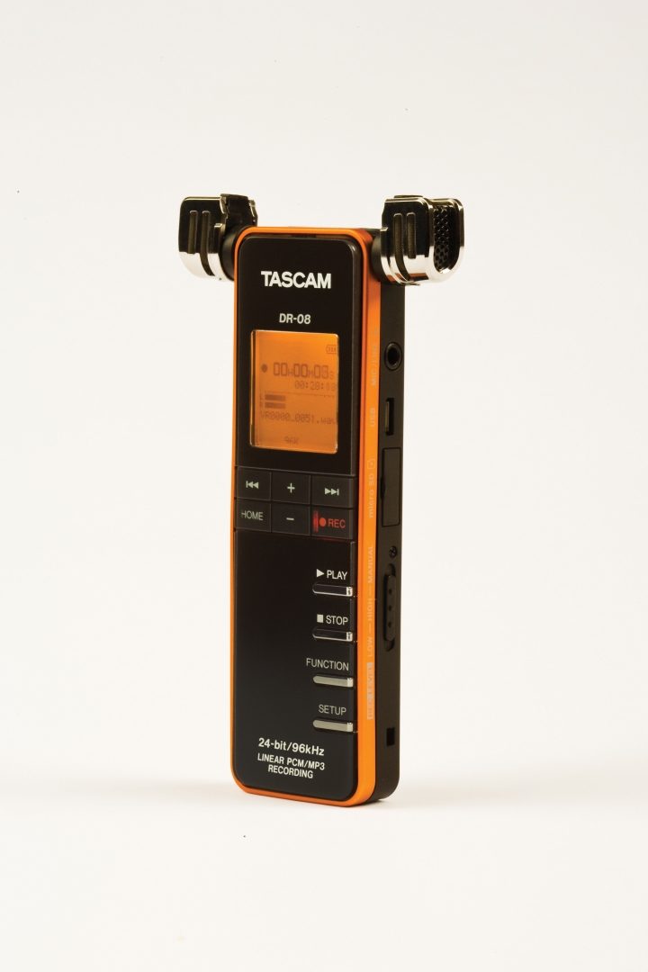 TASCAM DR08 Portable Digital Recorder, Side 1