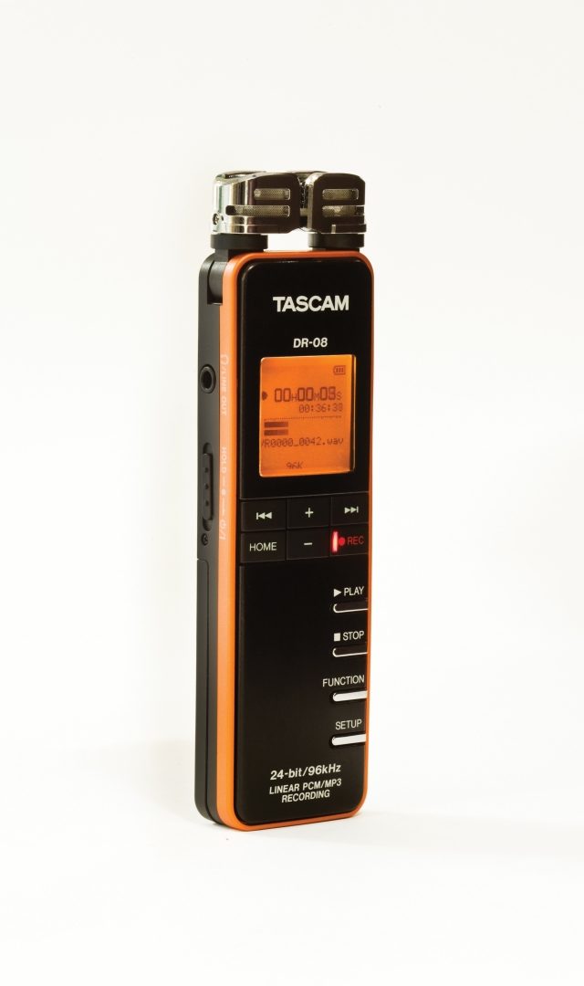 TASCAM DR08 Portable Digital Recorder, Side 3