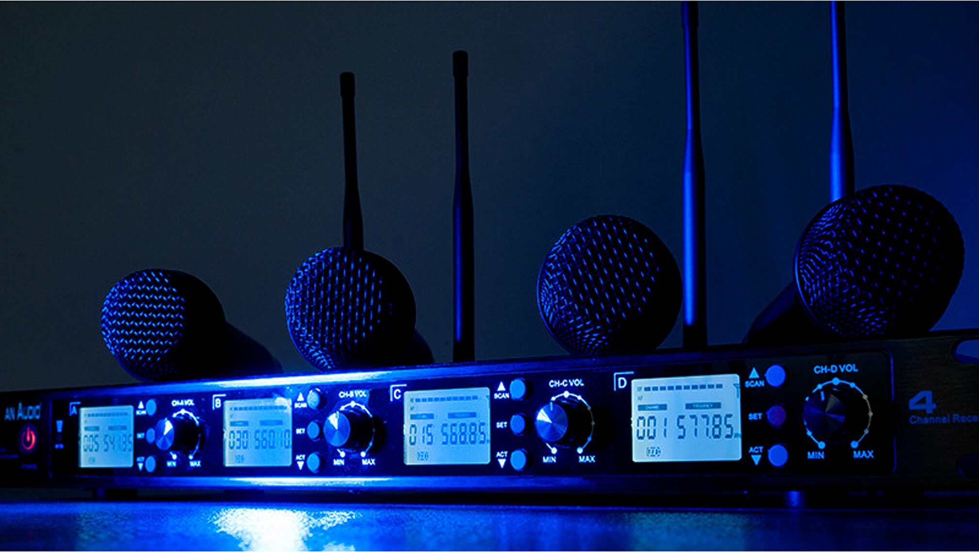 American Audio WM419 Wireless Microphone System zZounds