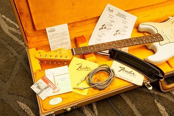 Fender American Vintage '59 Stratocaster Electric Guitar, with Rosewood Fingerboard and Case, Accessories Included