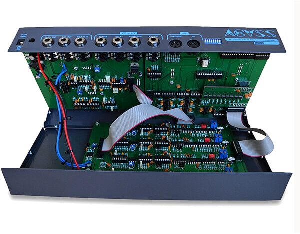 Dreadbox Abyss Polyphonic Analog Synthesizer, Inside