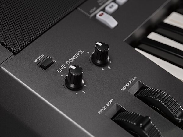 Yamaha PSR-S970 Arranger Workstation Keyboard, 61-Key, Closeup 1